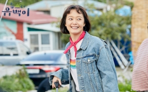 Pakai Baju Menyelam, Begini Beda Gaya Kim Ji Suk dan Jeon So Min di 'Top Star Yoo Baek'