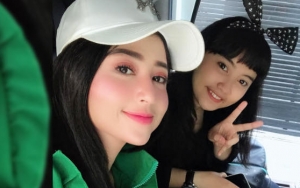 Pamer Berikan Kalung Cantik Untuk Lebby, Dewi Persik Sindir Meldi?