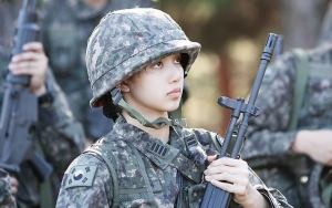 Latihan Rampung, 'Real Men 300' Rilis Foto Cantik Lisa Black Pink Berseragam Resmi Militer