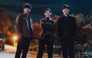 'The Guest' Tamat, Jung Eun Chae Nangis Dipeluk Kim Jae Wook dan Kim Dong Wook