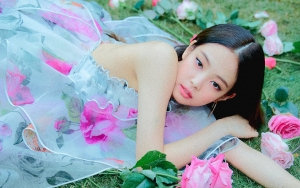 Harga Dress Bunga-Bunga Jennie Black Pink di Cover Debut Solo Bikin Netter Syok Berat
