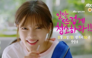Persis Webtoon, Kim Yoo Jung Ceria Dicium Yoon Kyun Sang di Poster 'Clean With Passion For Now'