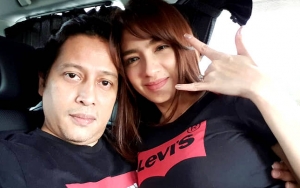 Disindir Putus Usai Habiskan Uang Jose Purnomo, Angel Karamoy Justru Pose Cantik Ala Dewi Yunani