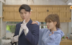 Yoon Kyun Sang Ngeri Lihat Kim Yoo Jung Bersihkan Jendela di Teaser 'Clean With Passion For Now'