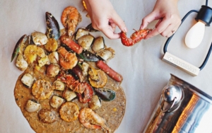 Menu Lezat Bikin Ngiler, 6 Restoran Seafood Ini Hits Banget dan Punya Cara Penyajian yang Unik