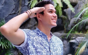 Mischa Chandrawinata Pose Bareng Pemain 'Cinta Suci', Netter Mendadak Khawatir Berat