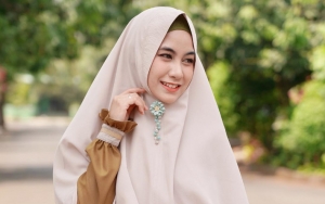 Anisa Rahma Tampil Anggun Pamer Senyum Manis, Netter Duga Tengah Hamil Anak Pertama
