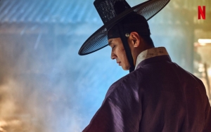Zombie-Zombie Berkeliaran Ancam Joseon di Teaser Perdana 'Kingdom' Joo Ji Hoon