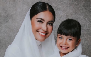 Menderita Leukimia, Anak Denada Hibur Pasien Lain di Rumah Sakit