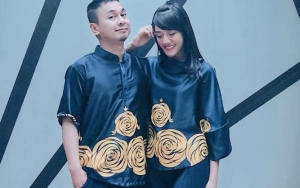 Temani Istri Dengarkan Detak Jantung Calon Buah Hati, Raditya Dika: Itu Bayinya Lagi Deg-Degan