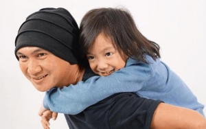 Sang Ayah Terlalu Sibuk Kerja, Lucunya Putra Anji Protes Bilang Begini