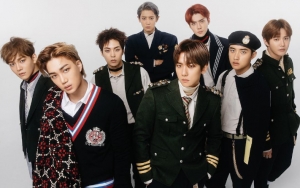 Fans Dilarang Berikan Hadiah di Fansign, Lucunya EXO Malah Kenakan Ini
