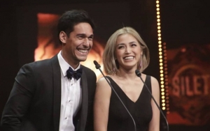  Richard Kyle Ternyata Sakit Saat Hadiri Silet Awards, Mesranya Jessica Iskandar Lakukan Ini