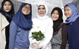 Kabulkan Permintaan Terakhir Foto Pakai Baju Akad, Begini Kisah Haru Calon Istri Korban Lion Air 