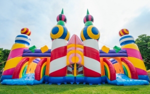 Video Bouncy Castle Kempes Saat Anak-Anak Tengah Bermain Jadi Viral, Warganet Ikut Ngeri