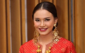 Ditanya soal Asmara, Rossa: 'Ikut Arus Saja'
