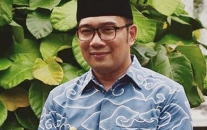 Ditemani 'Agnez Monica' Dalam Perjalanan Kereta, Ridwan Kamil Berharap Istri Tak Cemburu