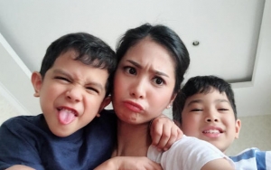 Kembali Bahas Kemiripan Anak dan Suaminya, Bunga Zainal Malah 'Ditodong' Unggah Foto Hamil