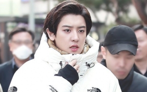 Sempat Bikin Heboh, Ini Alasan Chanyeol Duduk di Sebelah Fans di Fansign EXO
