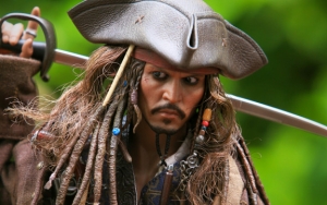 Johnny Depp Tak Gabung di Reboot 'Pirates', Sosok Jack Sparrow Bakal Digantikan Pemeran Wanita