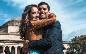 Rayakan 10 Ribu Jam Jadian, Romantisnya Pacar Bule Beri Ratusan Mawar Untuk Cinta Laura
