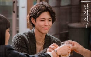Perkenalkan Karakter Baru, Geng Park Bo Gum Asyik Minum Alkohol di 'Encounter'