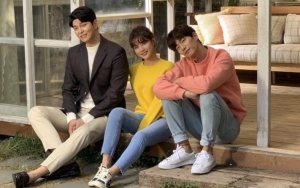 Yoon Kyun Sang - Kim Yoo Jung Nongkrong Bareng Tim Kebersihan di Poster 'Clean With Passion For Now'