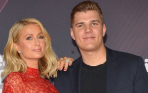 Dirumorkan Segera Menikah, Paris Hilton Justru Putus dari Chris Zylka