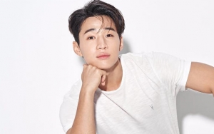 Henry Resmi Gabung Label AXIS dan Ungkap Penyanyi yang Jadi Inspirasinya