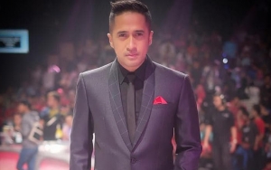 Irfan Hakim Unggah Foto Nuansa Abu-Abu, Netter Sedih hingga Banjiri Doa