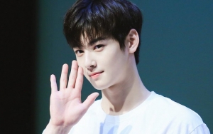 Tak Perlu Oplas, Ahli Bedah Plastik Sebut Cha Eunwoo Punya Wajah Sempurna