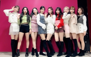 Semua Member Twice Kepergok Punya Abs Saat Menari, Netter Kagum