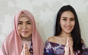 Ibu Ayu Ting Ting Dibully Ketahuan Pakai Tank Top, Hobinya Pamer Gelang Emas Jadi Sorotan