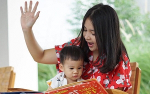 Makin Imut Saat Hamil, Putri Titian Dibilang Bak Kakak-Adik dengan Anak Pertama