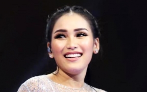 Ayu Ting Ting Terbukti Edit Pinggang di Foto Ini, Tanggapan Netter Tumben Adem 