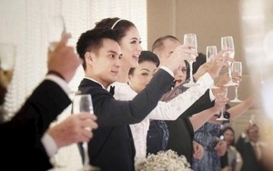 Foto Meriahnya Resepsi Baim Wong & Paula, Sulang Bersama Hingga Gandeng Mesra