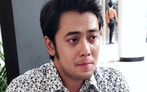 Kriss Hatta Kepergok Bareng Wanita di Bandung, Pacar Baru?