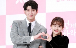 Beda 12 Tahun, Yoon Kyun Sang Akui Khawatir Main Drama Romantis Bareng Kim Yoo Jung