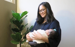 Putri Marsha Tengker Sudah Bisa Teriak, Mata Indah Bak Boneka Curi Hati Warganet