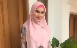 Belum Lama Ditegur Gara-Gara Ekspresi Wajah 'Sensual', Kartika Putri Dibully Soal Make Up Menor