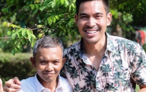 Masih Jalin Komunikasi Dengan Guru Honorer Yang Dibully Siswa, Robby Purba Bikin Warganet Terharu