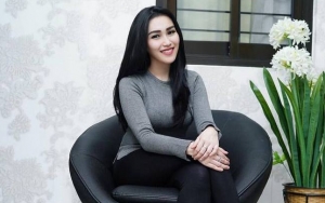 Hobi Gigit Kuku Tangan, Ayu Ting Ting Akui Sering Diomeli Anak