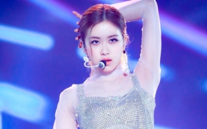Melon Music Awards 2018: Kostum Panggung Lepas, Rose Tetap Dipuji