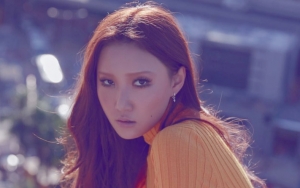 Kuku-Kuku Panjang Bikin Jijik, Netter Juga Kritik Gaya Busana Hwasa Mamamoo