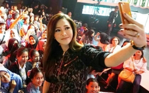 Kece Saat Syuting Bareng Dul, Maia Estianty Ternyata Pakai Rok Seharga Belasan Juta
