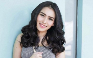 Ayu Ting Ting 'Obral' Belahan Dada, Warganet Miris