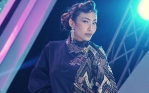 9 Hari Ditinggal Mendiang Sang Ibu, Ayu Dewi tak Kuat Lihat Baju Almarhumah