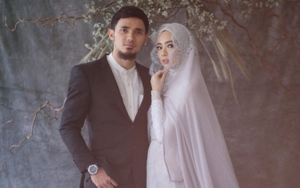 Dikabarkan Nikah Tanpa Restu Ortu Lindswell Kwok, Achmad Hulaefi Bagi Foto Romantis di Hari Bahagia