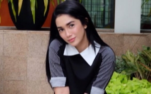 Tampil Beda di Pemotretan, Ussy Sulistiawaty Dibilang Mirip Barbie