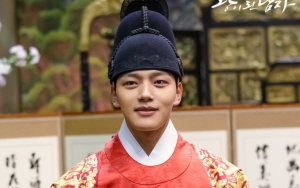 Rilis Poster Intens Yeo Jin Goo, 'The Crowned Clown' Janjikan Kisah Menegangkan